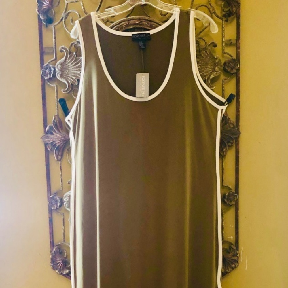 PLUS SIZE MAXI-DRESS